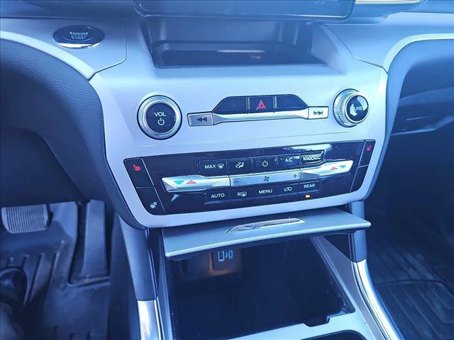 Used 2024 Ford Explorer XLT w/ Equipment Group 202A image 18