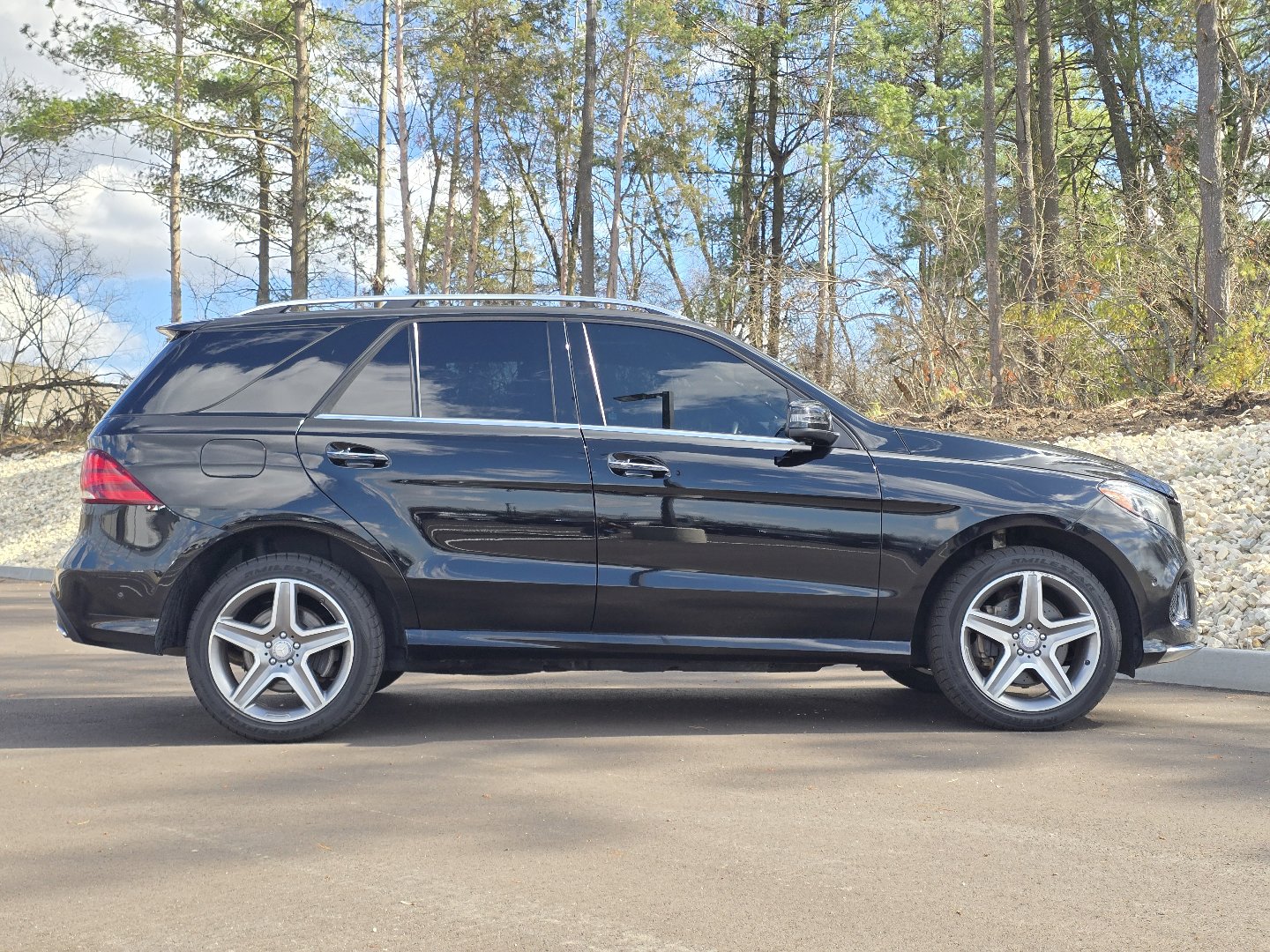Used 2017 Mercedes-Benz GLE 400 4MATIC image 7
