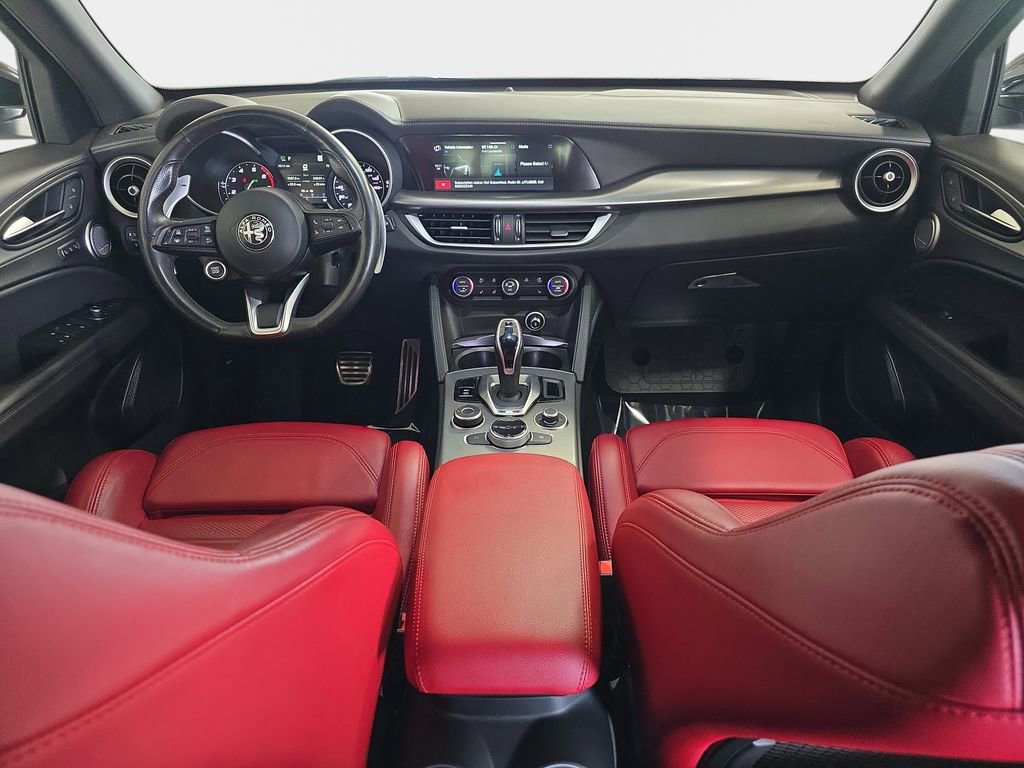 Used 2022 Alfa Romeo Stelvio Veloce AWD/4WD image 12