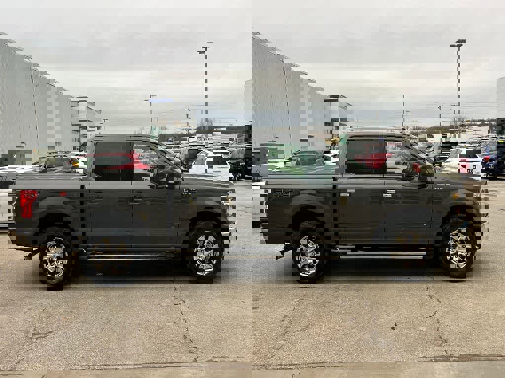 Used 2017 Ford F150 XLT w/ Equipment Group 302A Luxury image 7