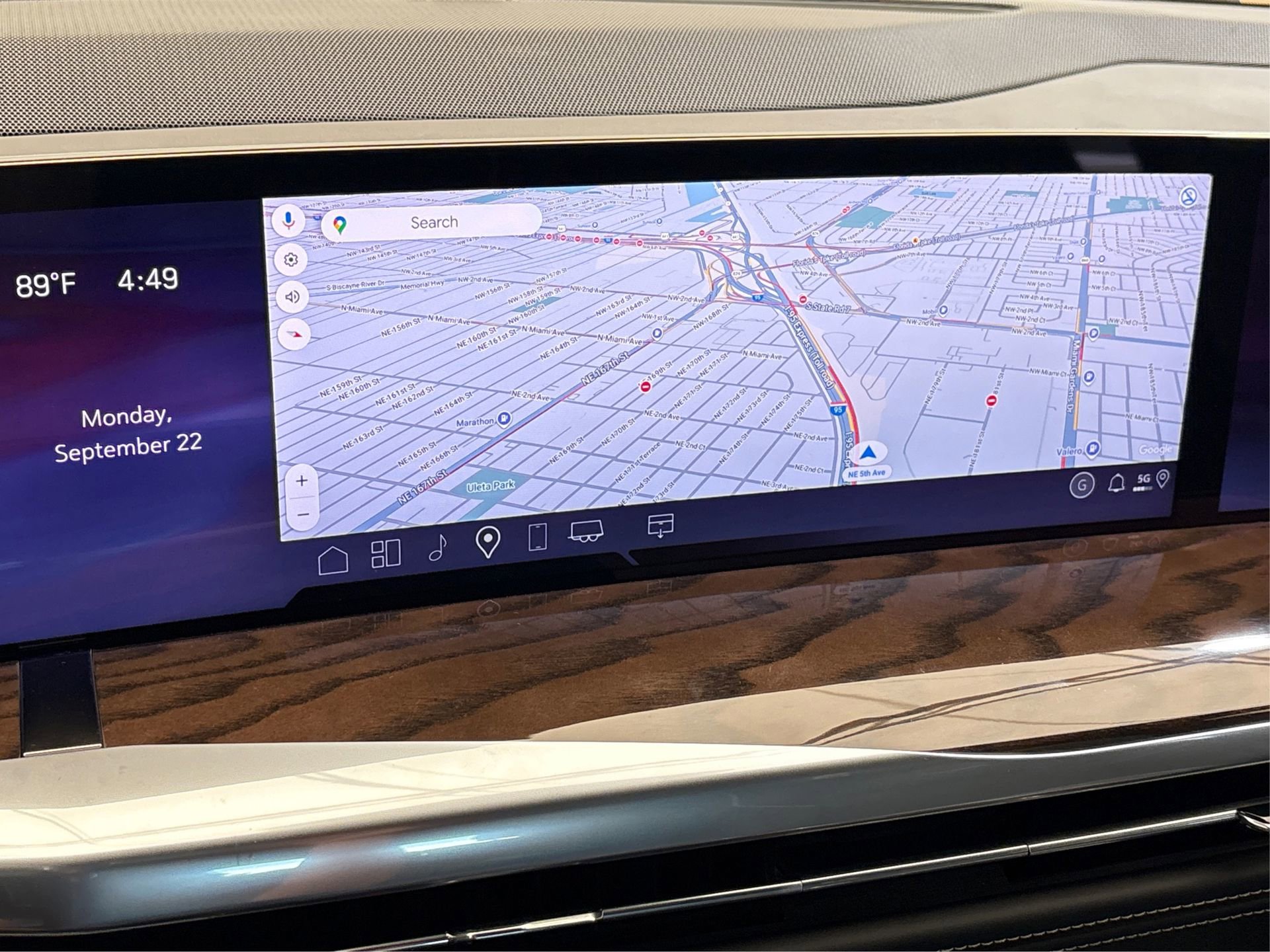 Used 2025 Cadillac Escalade Sport Platinum w/ LPO, ONYX Package AWD/4WD image 25