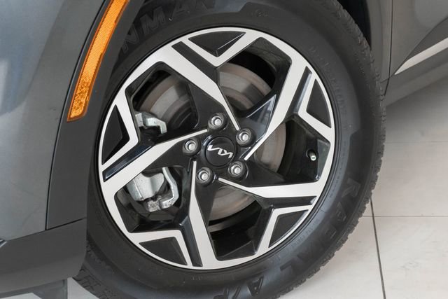 Used 2024 Kia Sportage LX image 2