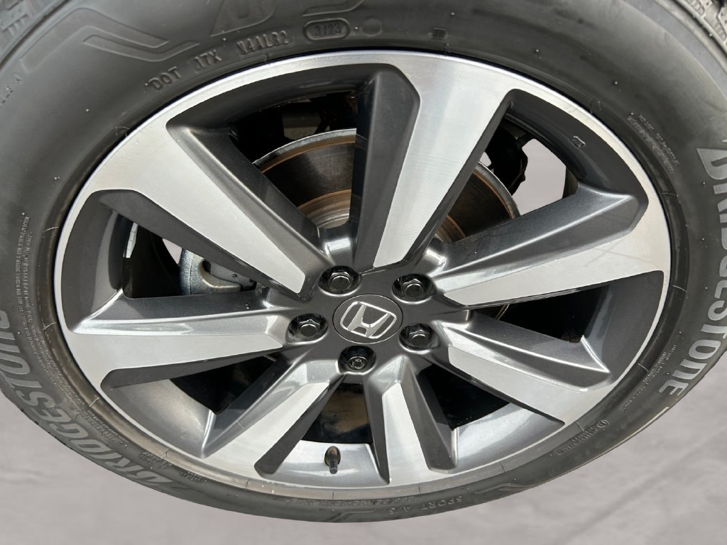 Certified 2024 Honda Pilot Touring image 14
