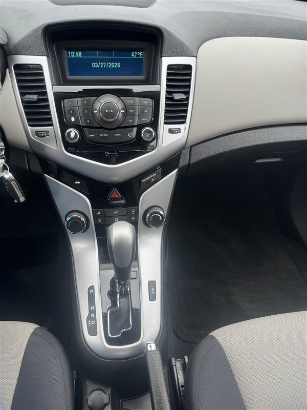 Used 2015 Chevrolet Cruze LS FWD image 17