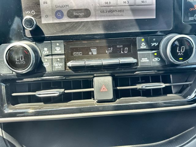 Used 2023 Toyota Highlander L image 27