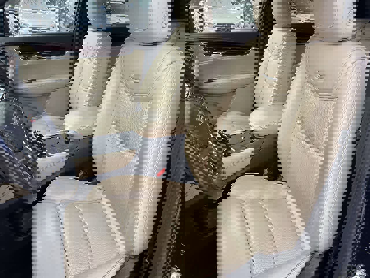 Used 2017 Cadillac XT5 Luxury w/ Driver Awareness Package image 12