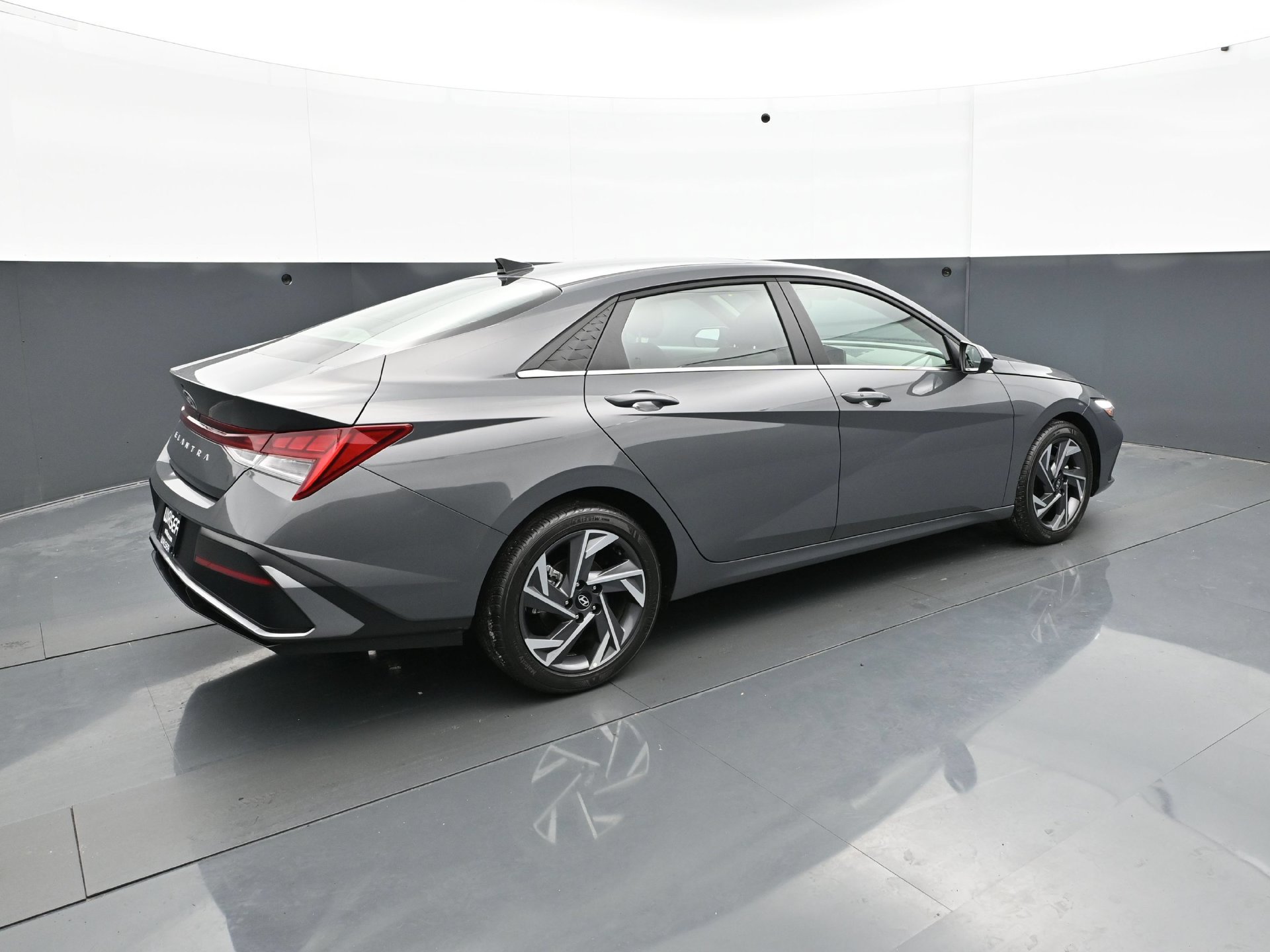 Used 2025 Hyundai Elantra SEL FWD image 7