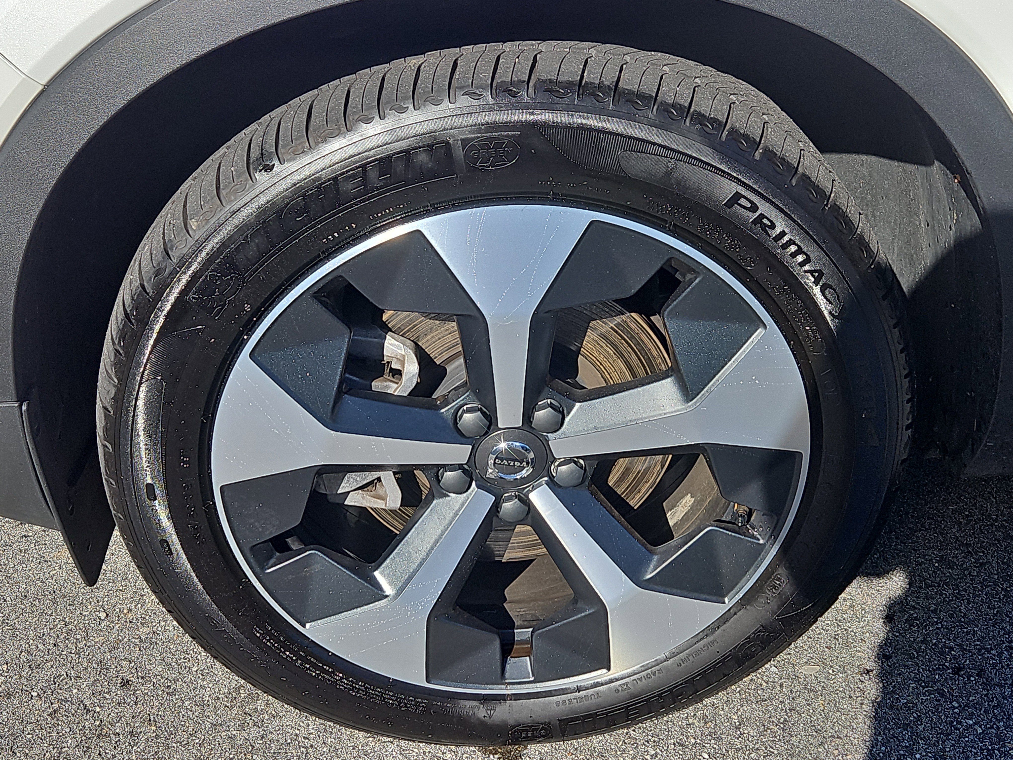 Used 2025 Volvo XC40 B5 Plus w/ Protection Package Premier image 4