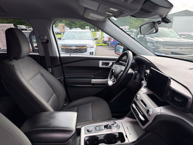 Used 2023 Ford Explorer XLT AWD/4WD image 32