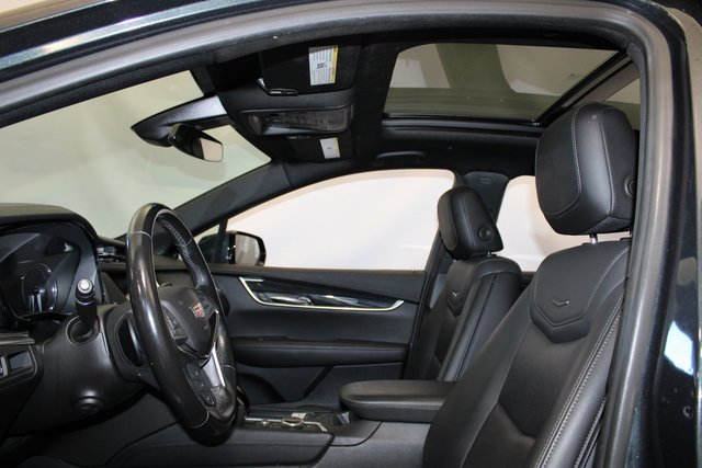 Certified 2022 Cadillac XT5 Premium Luxury image 8