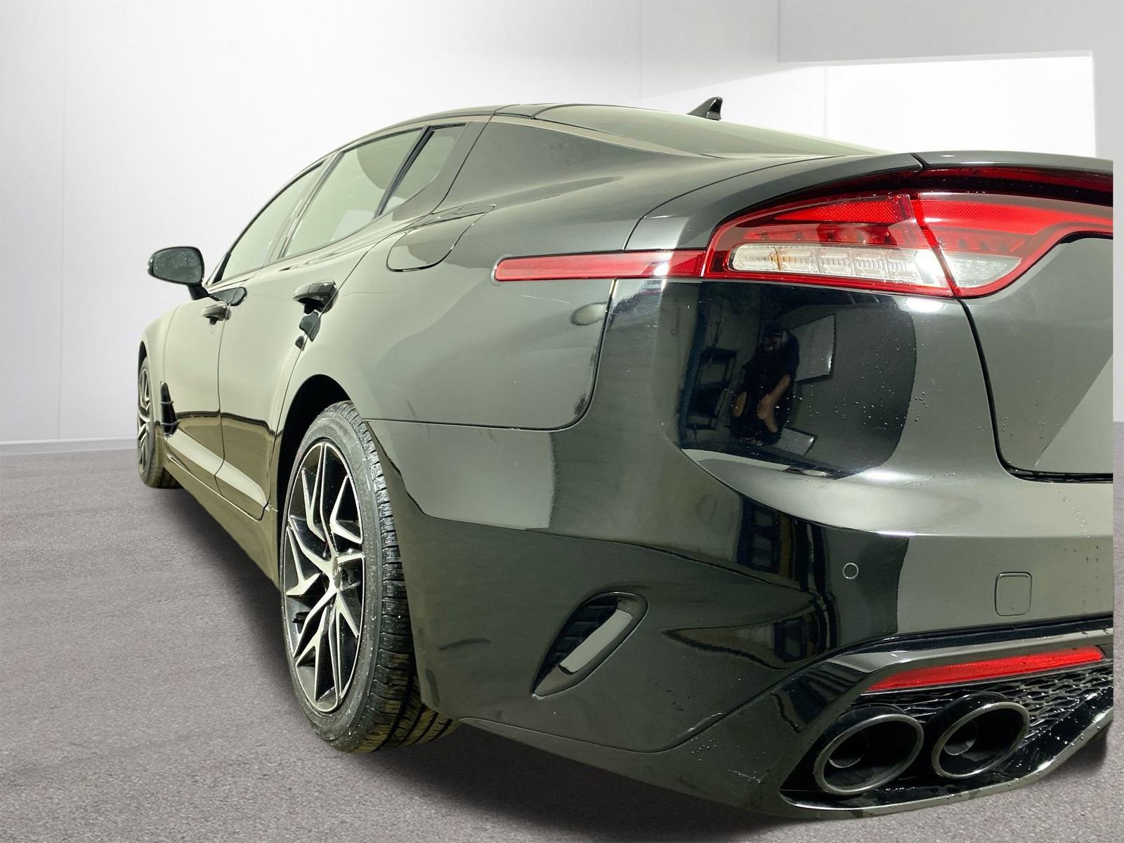 Used 2023 Kia Stinger GT-Line w/ Sun & Sound Package image 29