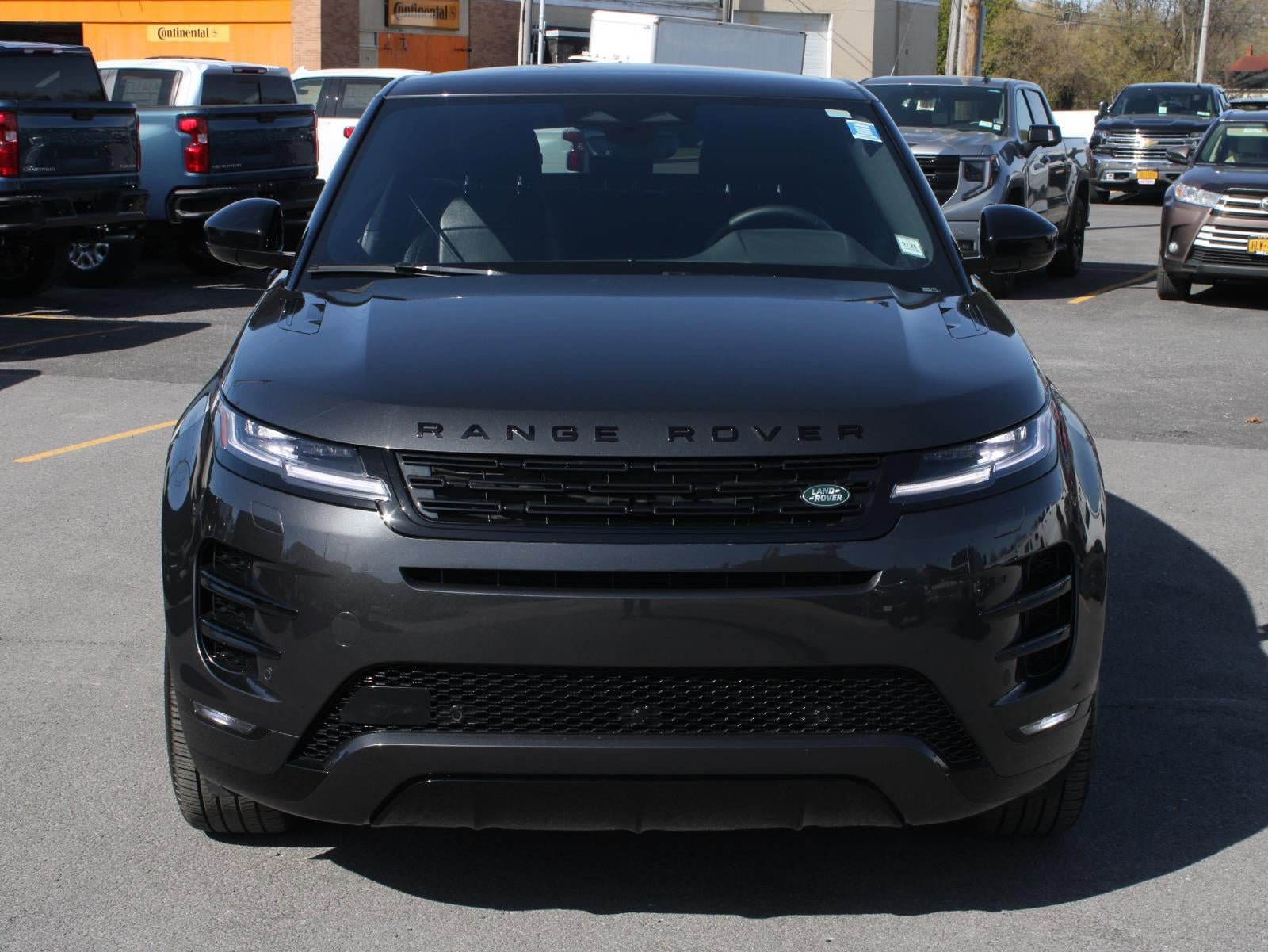 Used 2024 Land Rover Range Rover Evoque Dynamic SE AWD/4WD image 2