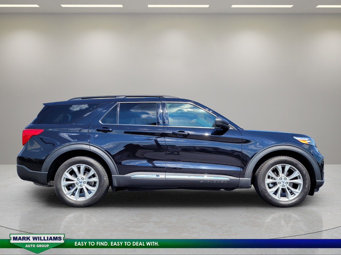 Used 2020 Ford Explorer XLT w/ Equipment Group 202A AWD/4WD image 2