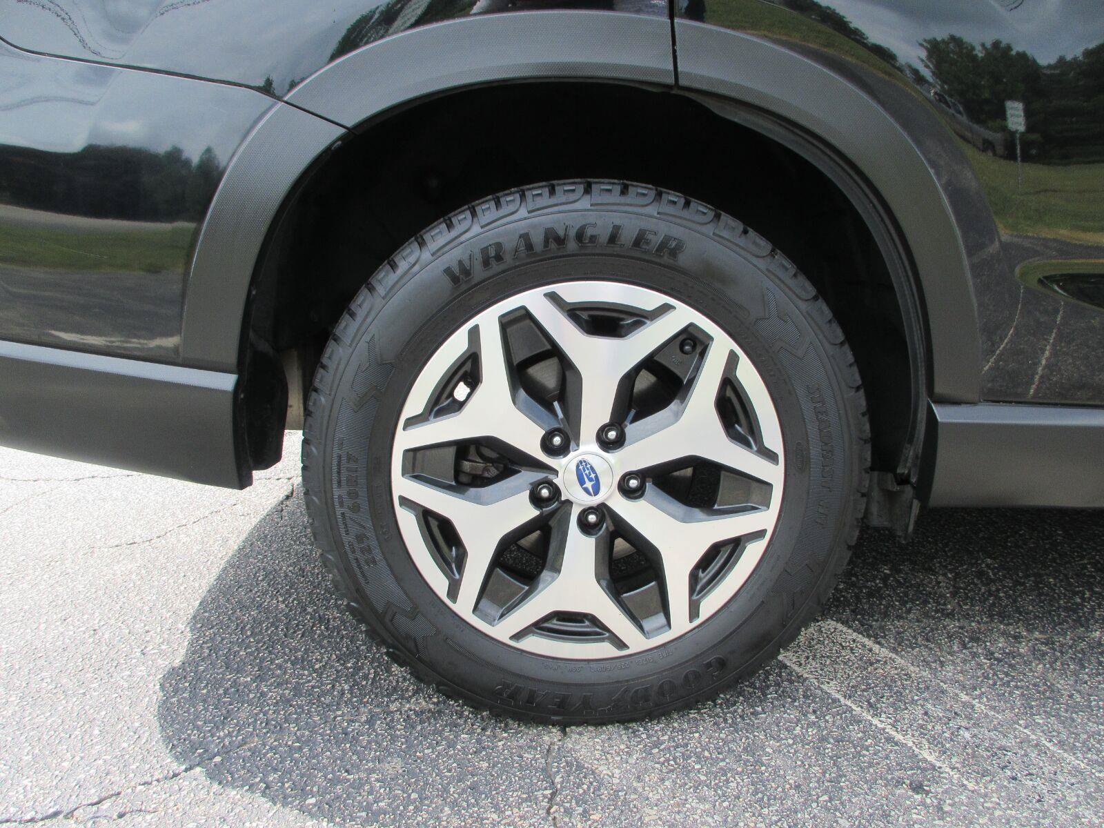 Used 2020 Subaru Forester Premium AWD/4WD image 23