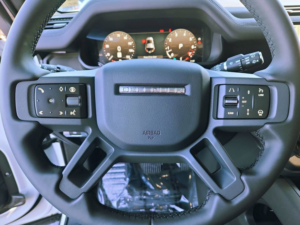 Used 2025 Land Rover Defender 110 S image 16
