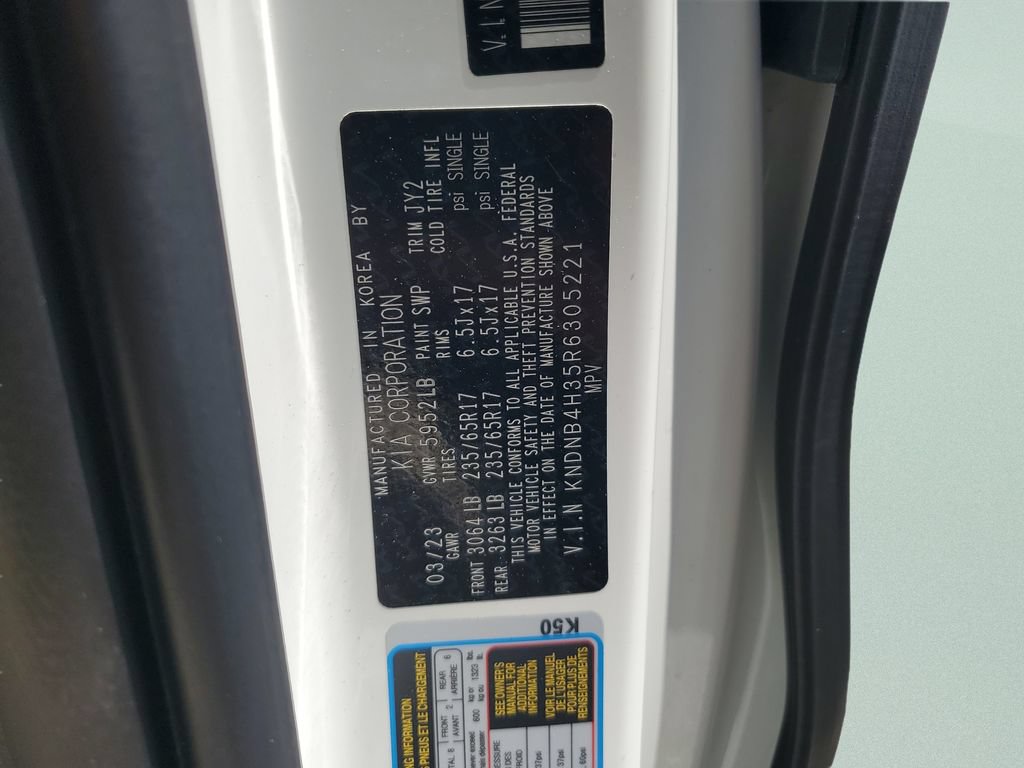 Used 2024 Kia Carnival LX FWD image 23