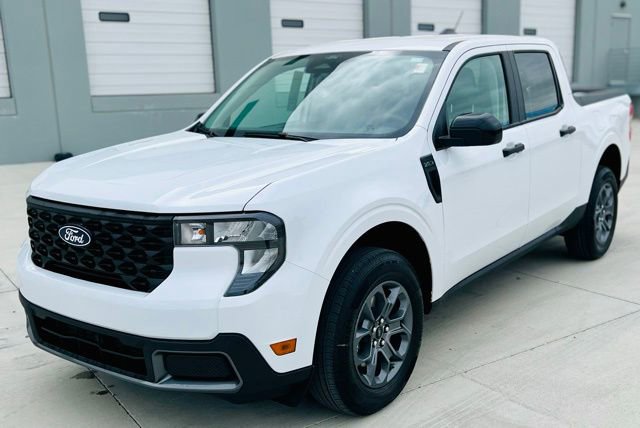 New 2026 Ford Maverick XLT w/ XLT Luxury Package image 3