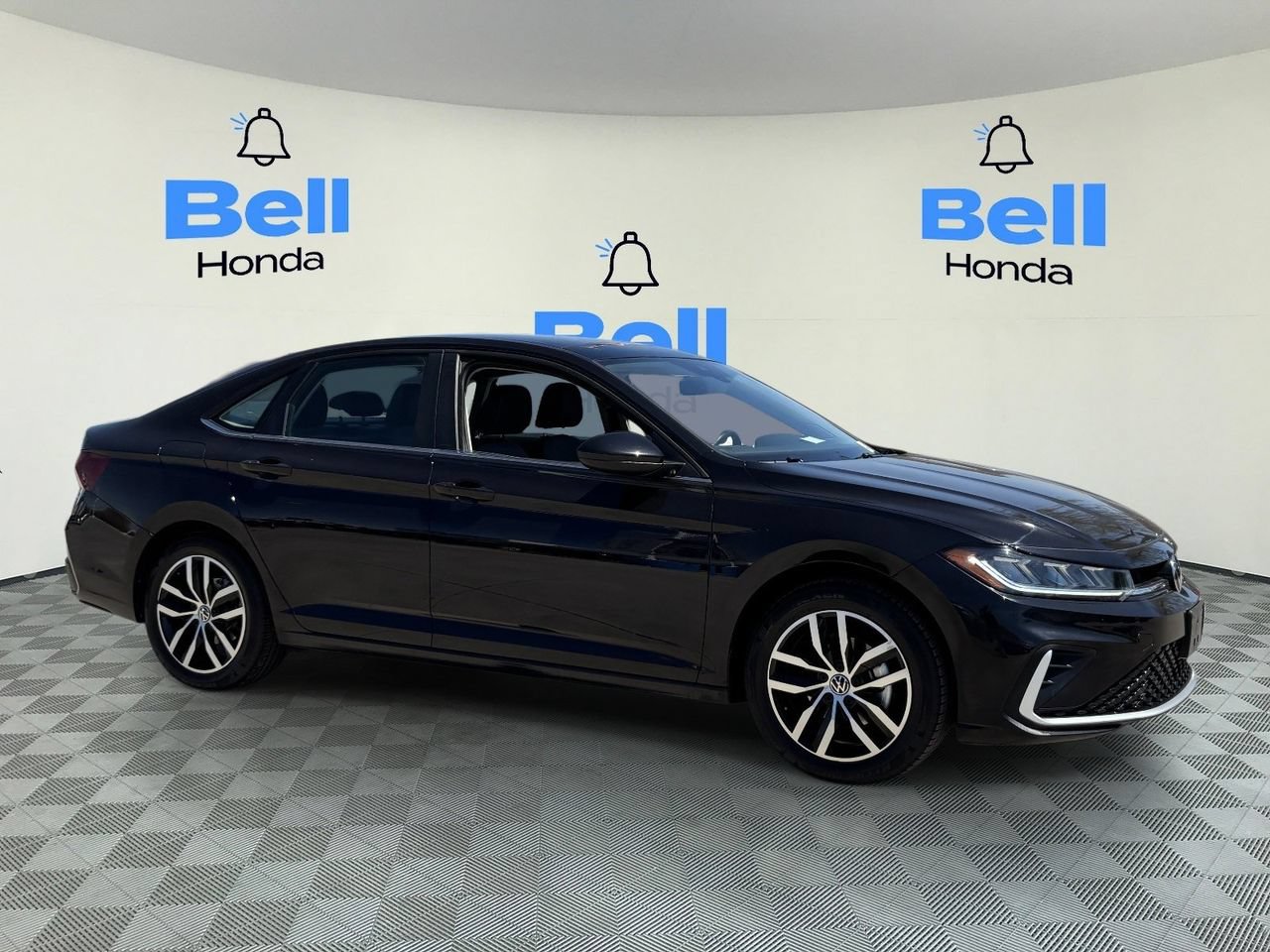 Used 2025 Volkswagen Jetta SE FWD image 6