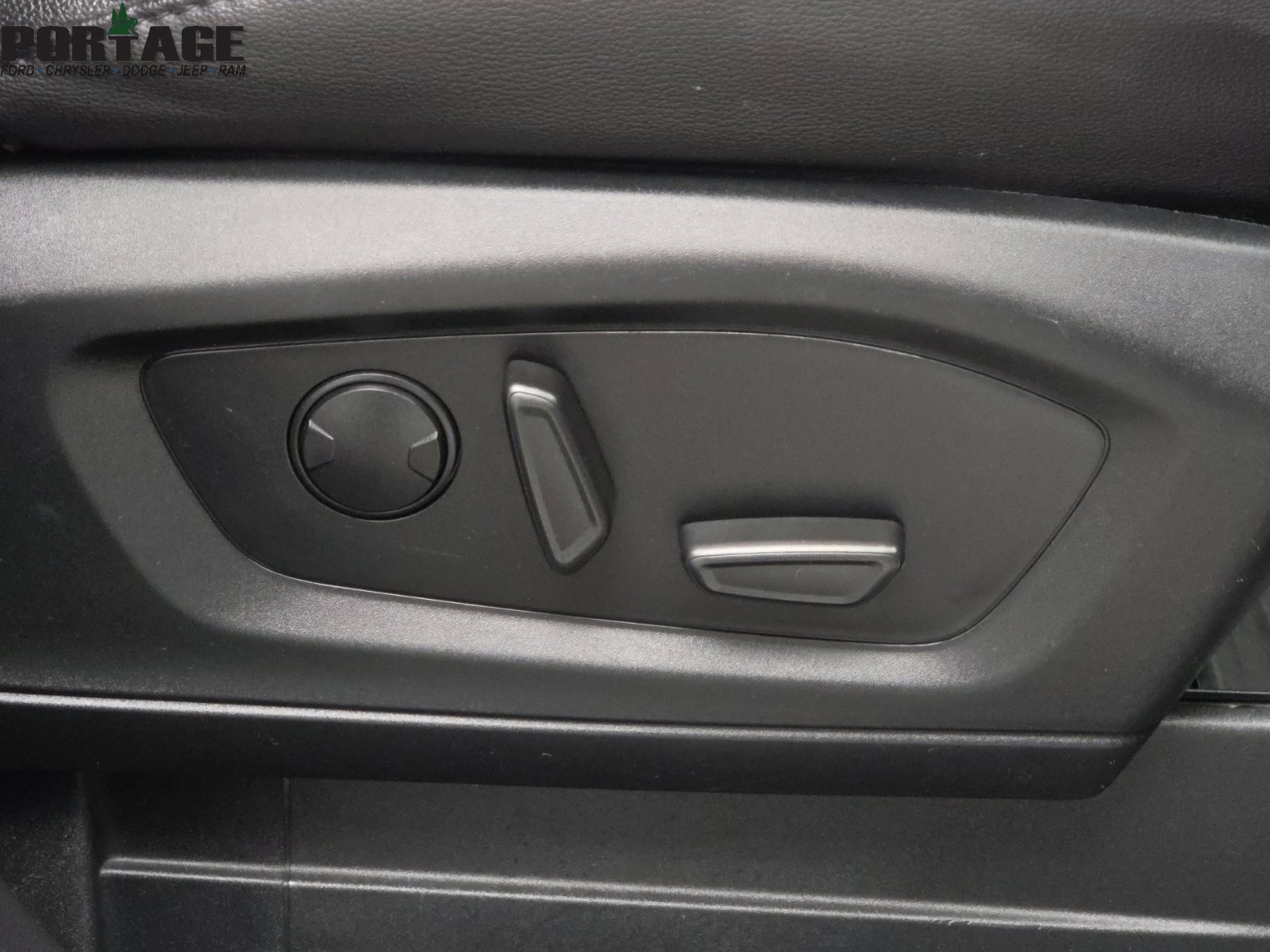 Used 2023 Ford Explorer ST AWD/4WD image 49