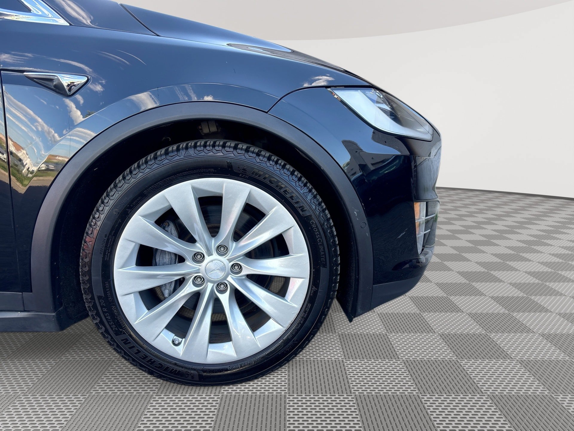 Used 2018 Tesla Model X 100D AWD/4WD image 30