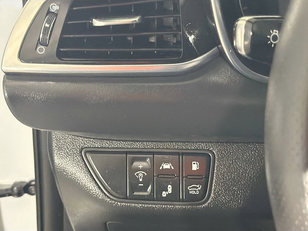 Used 2021 Genesis G70 3.3T w/ Sport Package image 10