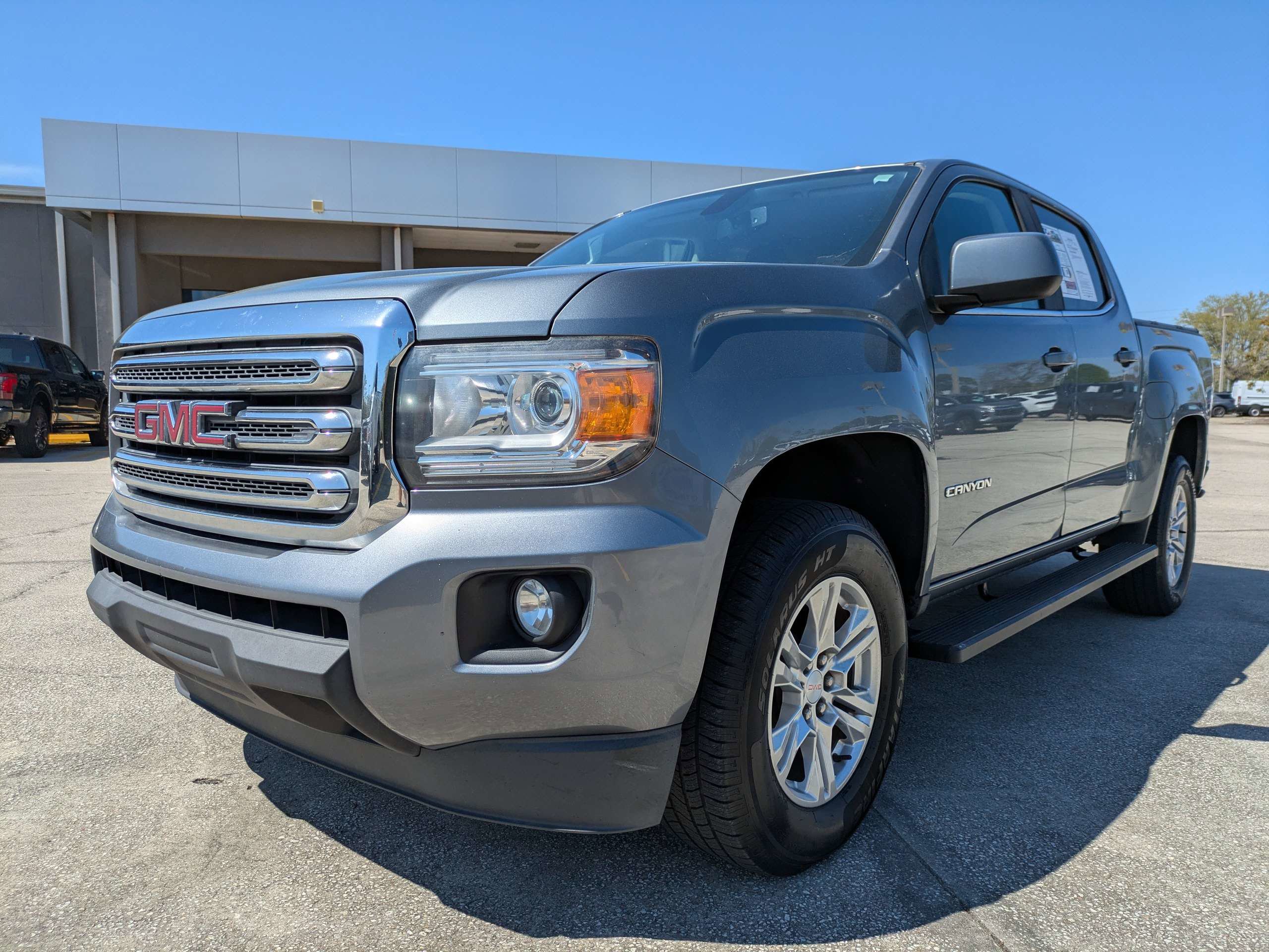 Used 2019 GMC Canyon SLE image 9