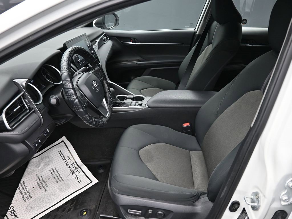 Used 2022 Toyota Camry LE image 11