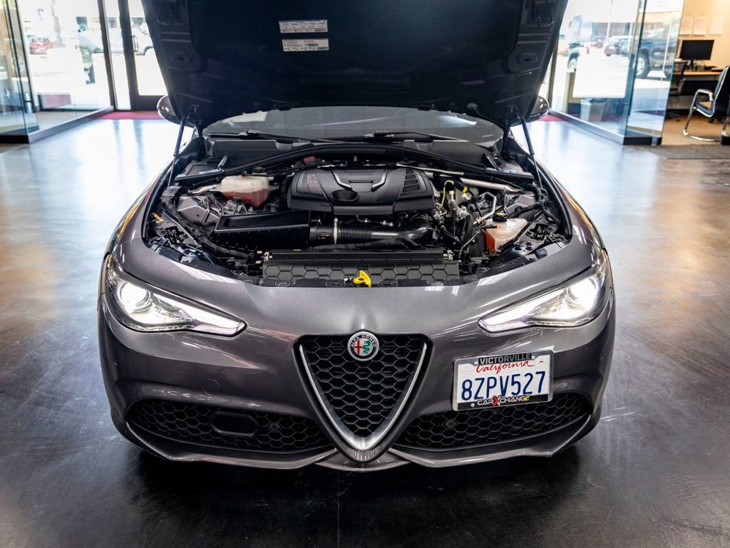 Used 2018 Alfa Romeo Giulia Ti w/ TI Leather Package RWD image 34