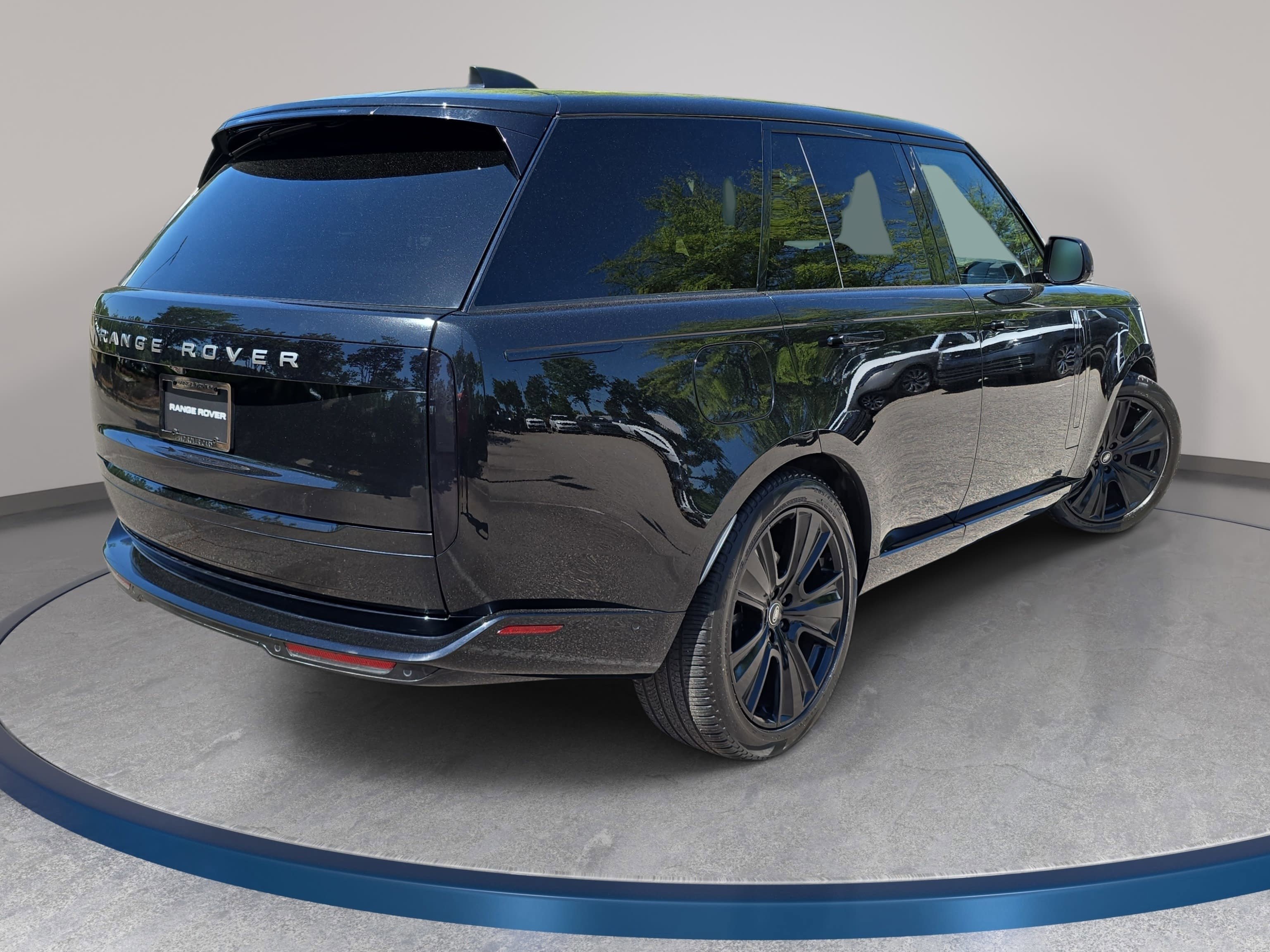 Certified 2024 Land Rover Range Rover SE AWD/4WD image 5
