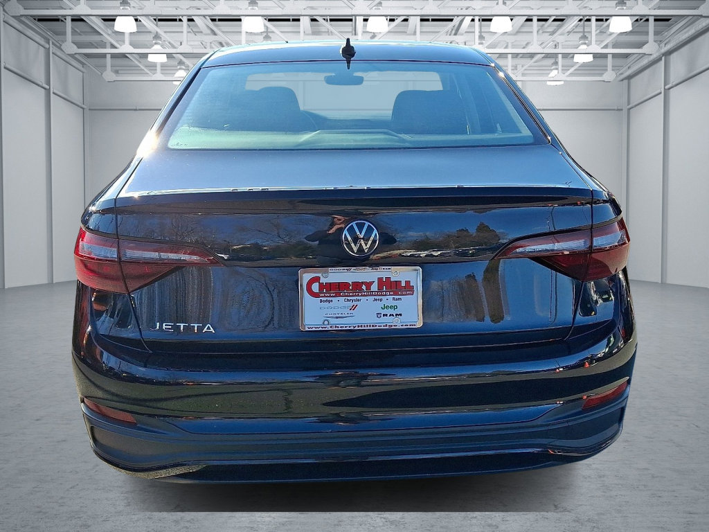 Used 2024 Volkswagen Jetta S image 4