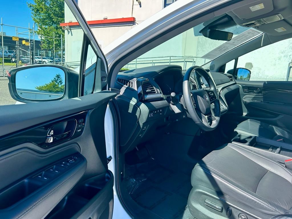 Used 2023 Honda Odyssey Touring image 9