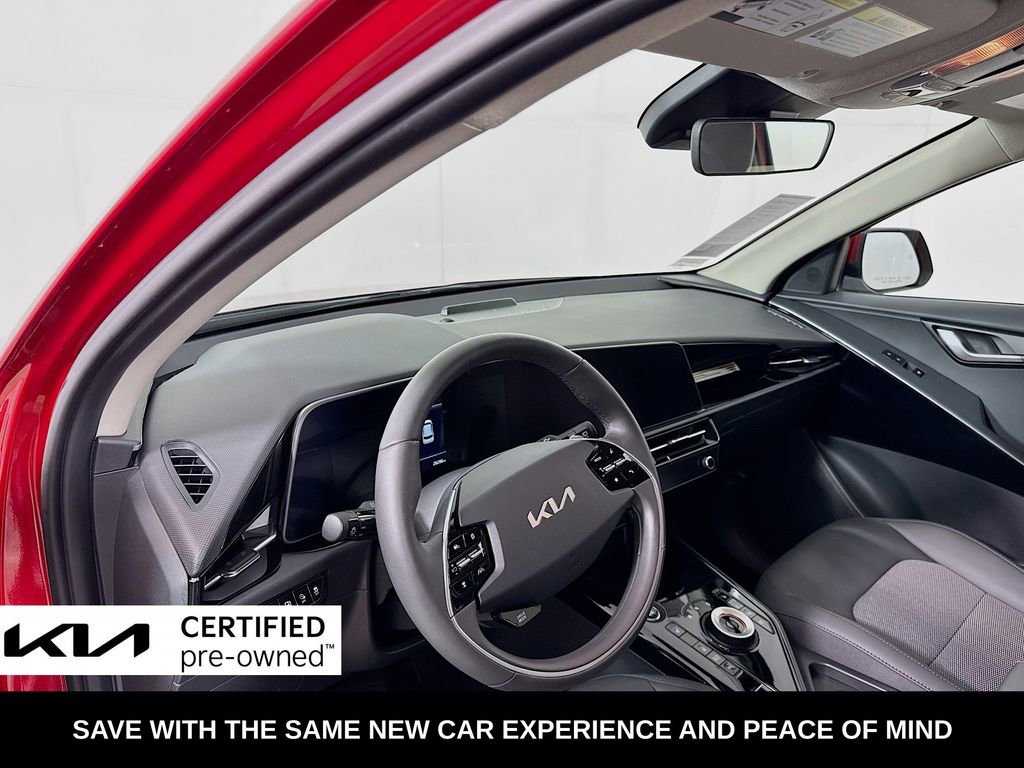 Certified 2025 Kia Niro LX image 10