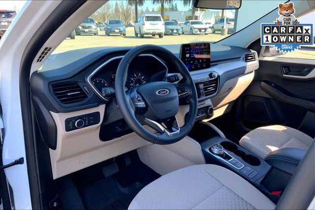 Used 2022 Ford Escape SE w/ SE Sport Appearance Package image 14