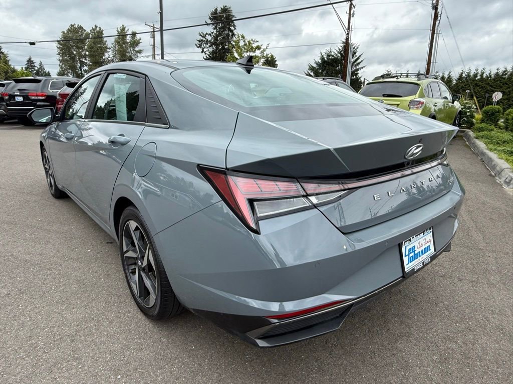 Used 2021 Hyundai Elantra Limited w/ Cargo Package FWD image 3