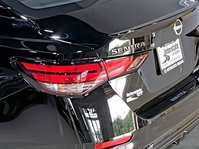 Used 2025 Nissan Sentra SR w/ Midnight Edition FWD image 10