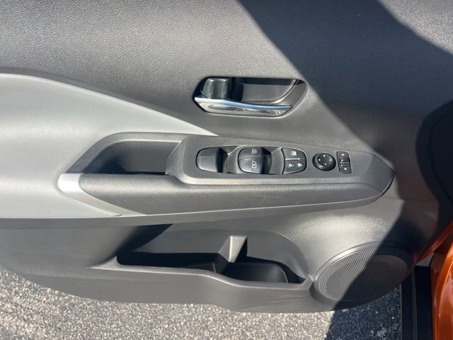 Used 2023 Nissan Kicks SR w/ SR Premium Package FWD image 5