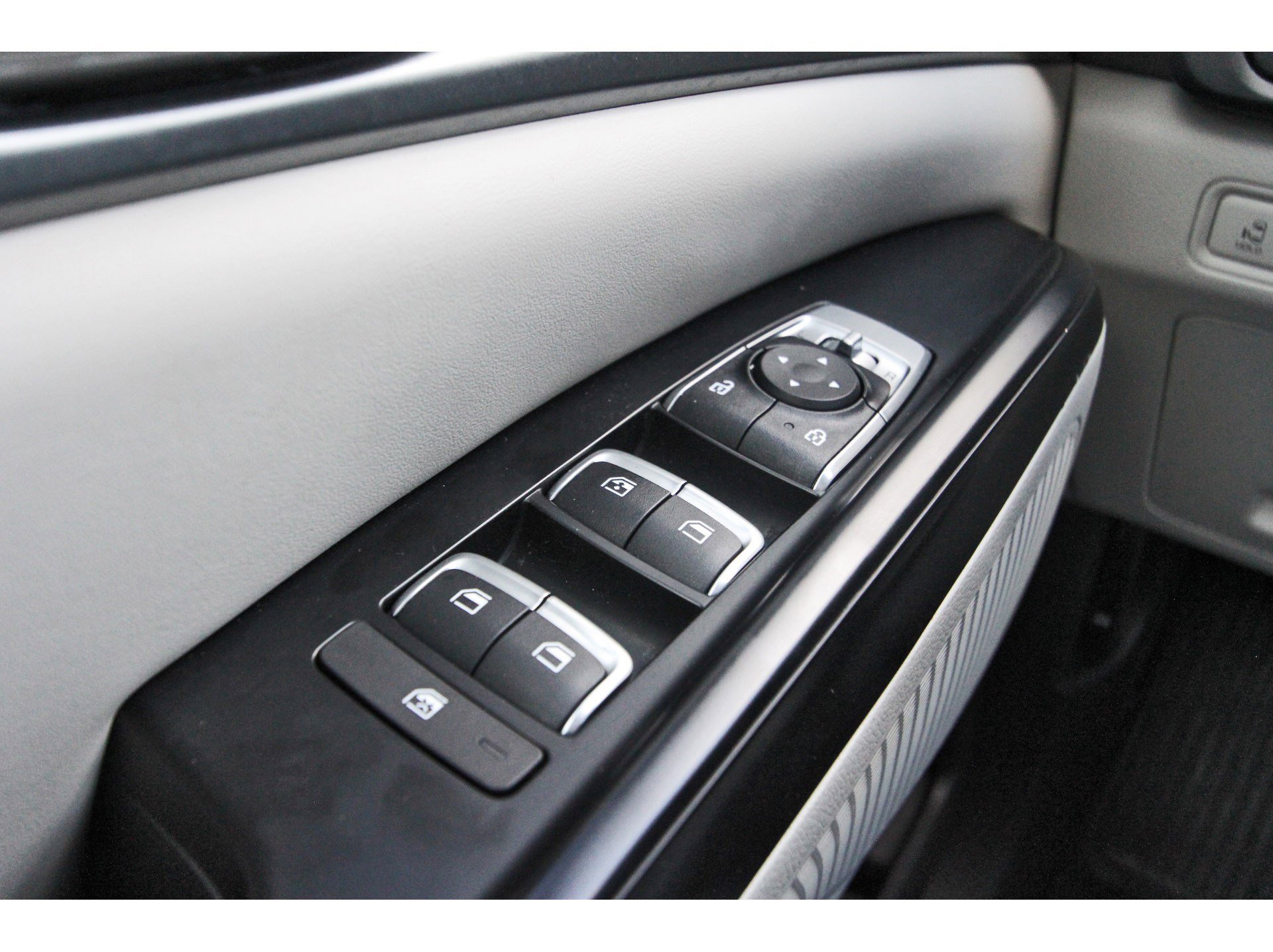 Certified 2024 Kia Carnival LX image 23