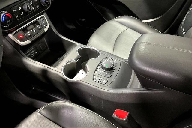 Used 2023 GMC Terrain SLT w/ Infotainment Package II FWD image 17
