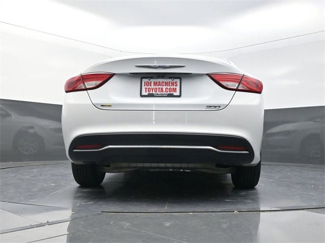 Used 2016 Chrysler 200 Limited image 32
