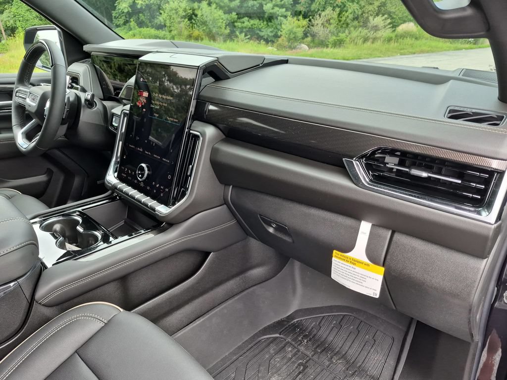 New 2026 GMC Yukon Elevation w/ Elevation Premium Package AWD/4WD image 36