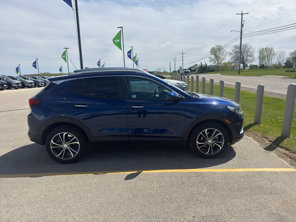 Used 2023 Buick Encore GX Select FWD image 2