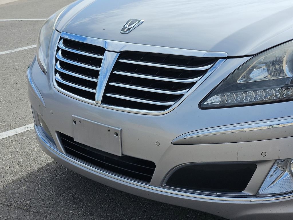 Used 2013 Hyundai Equus Signature RWD image 4