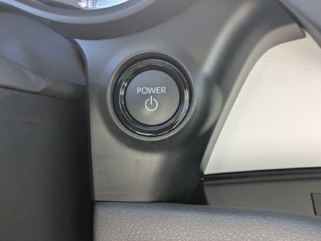 Certified 2026 Toyota Sienna XLE FWD image 32