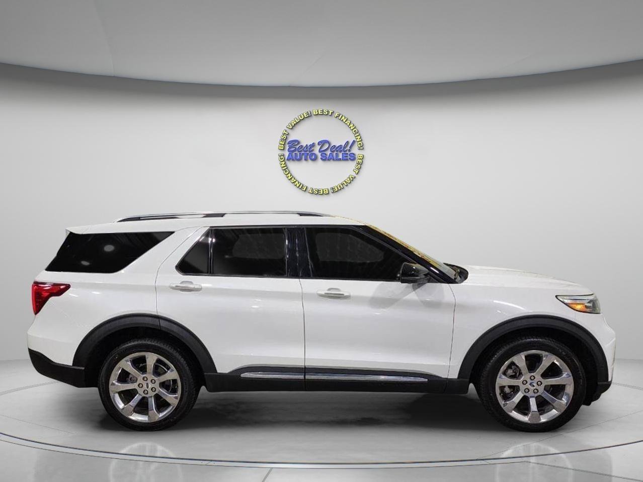 Used 2020 Ford Explorer Platinum w/ Premium Technology Package AWD/4WD image 6