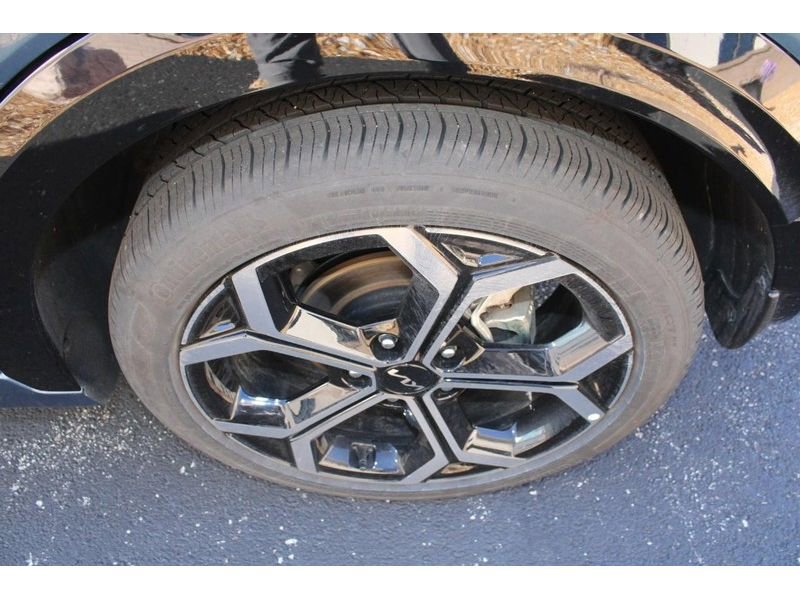 Used 2025 Kia Niro EX Touring image 8