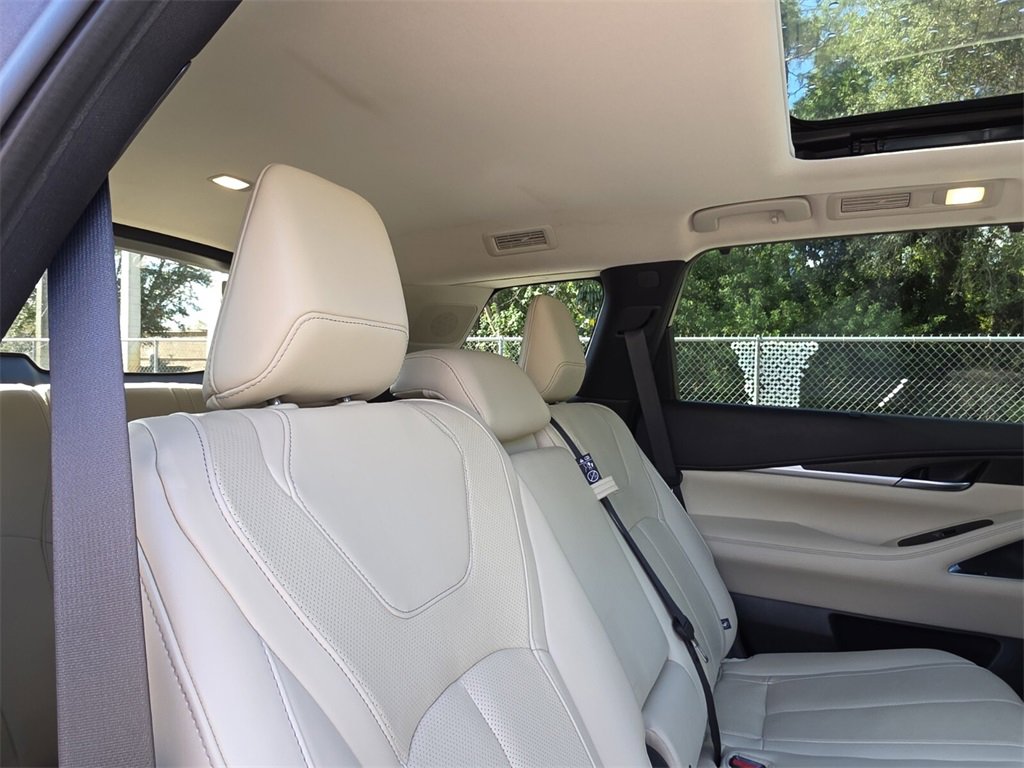 Used 2022 INFINITI QX60 Sensory w/ Cargo Package image 18
