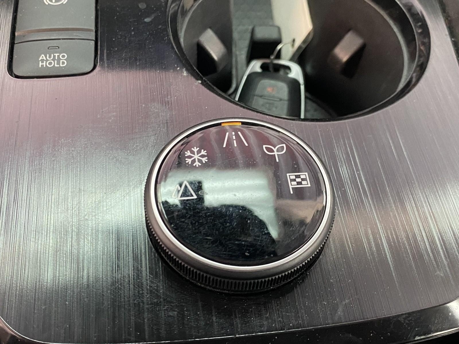 Used 2023 Nissan Rogue SV AWD/4WD image 28