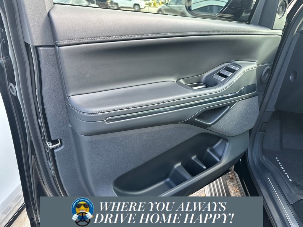 New 2025 Lincoln Navigator L Reserve w/ Jet Appearance Package image 8