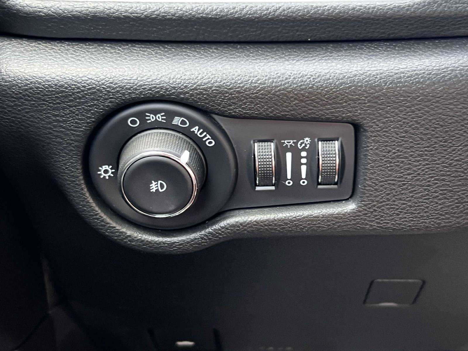 Used 2022 Chrysler Pacifica Limited w/ S Appearance Package image 23