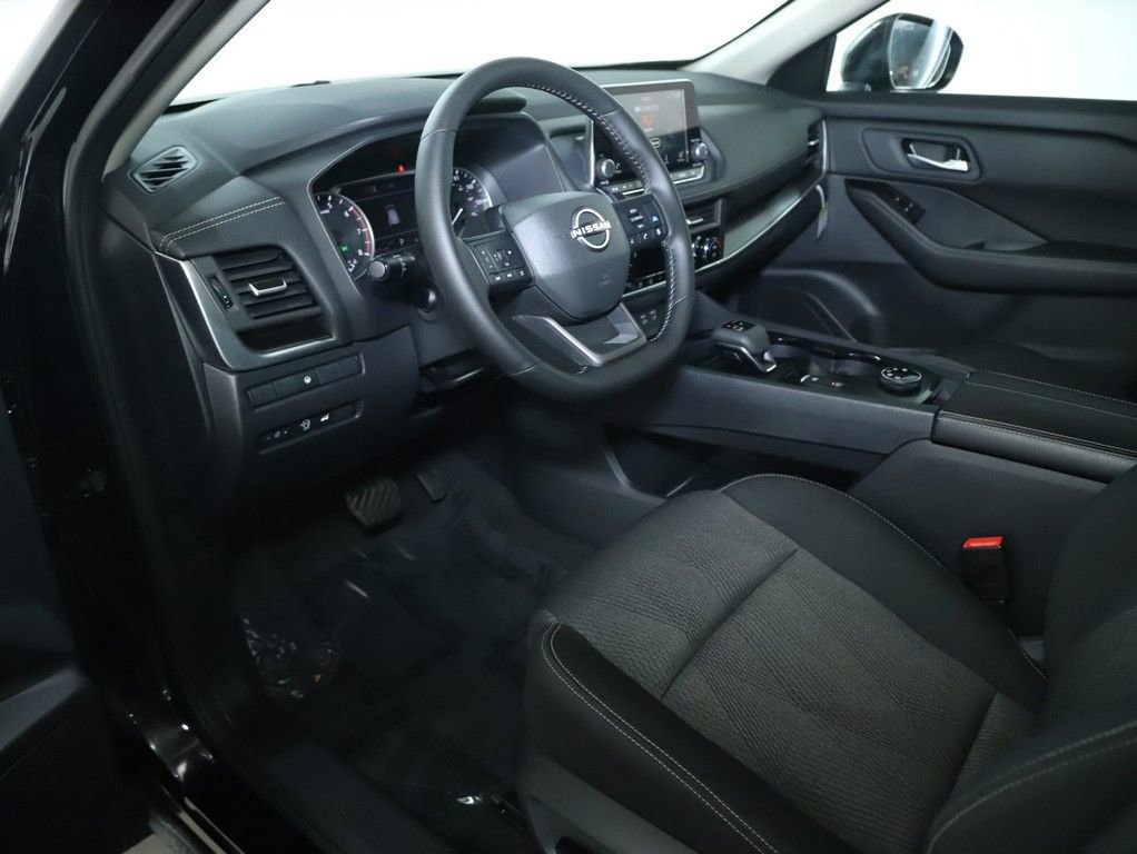 Certified 2026 Nissan Rogue SV image 17